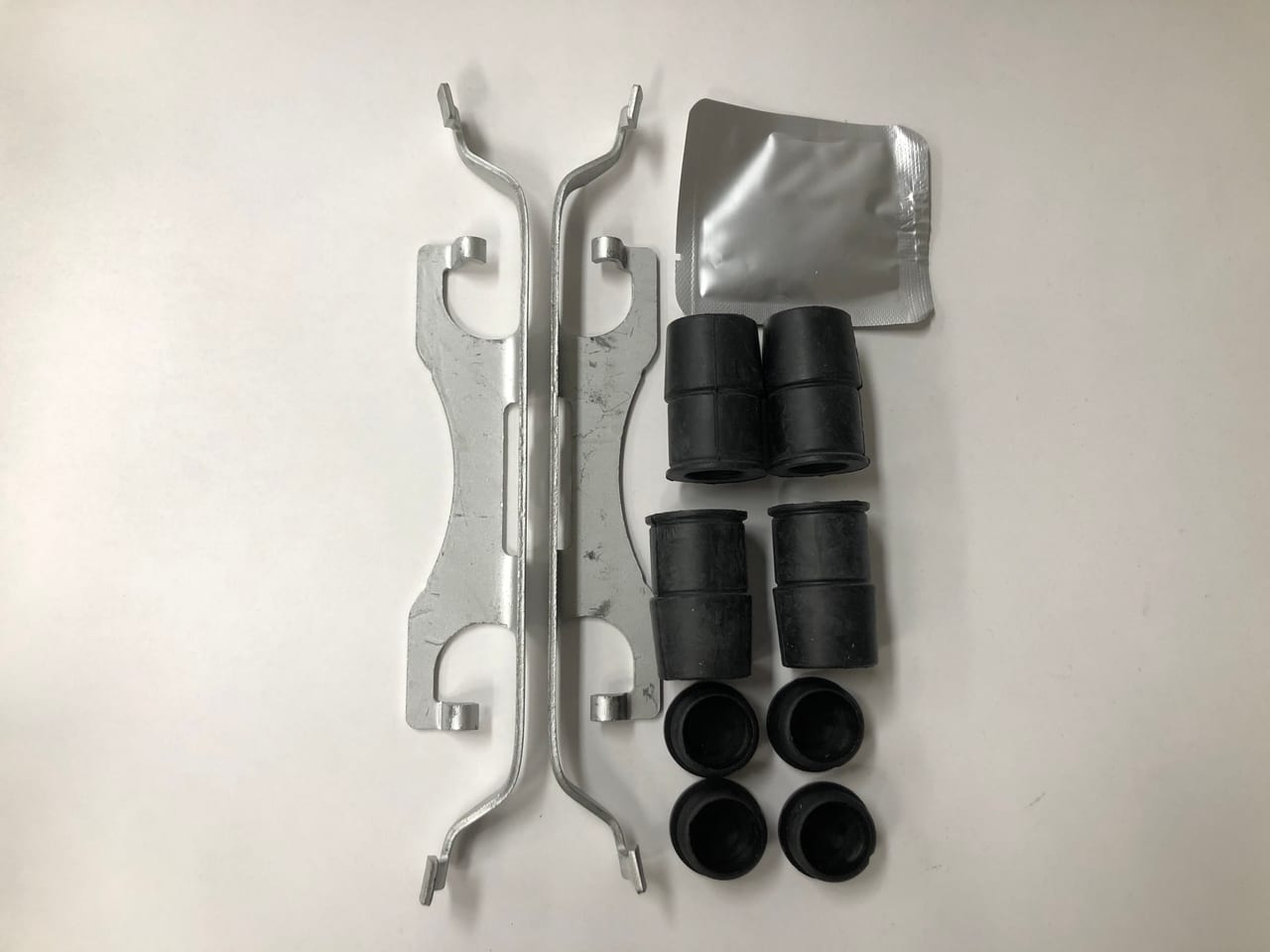 PAD FITTING KIT AXLE SET