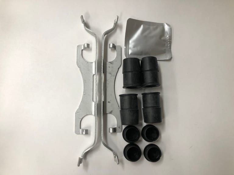 PAD FITTING KIT AXLE SET